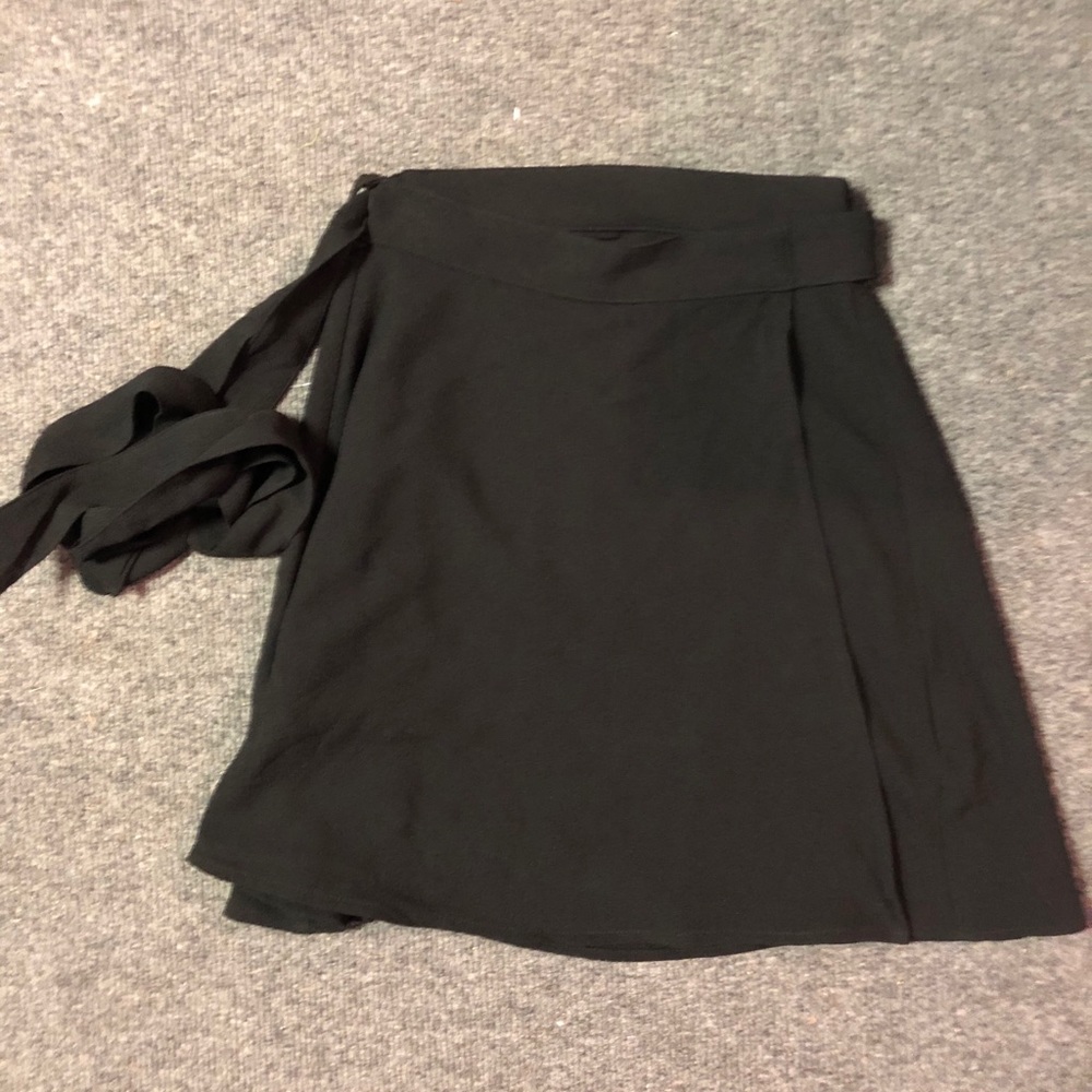 Black American Apparel wrap skirt